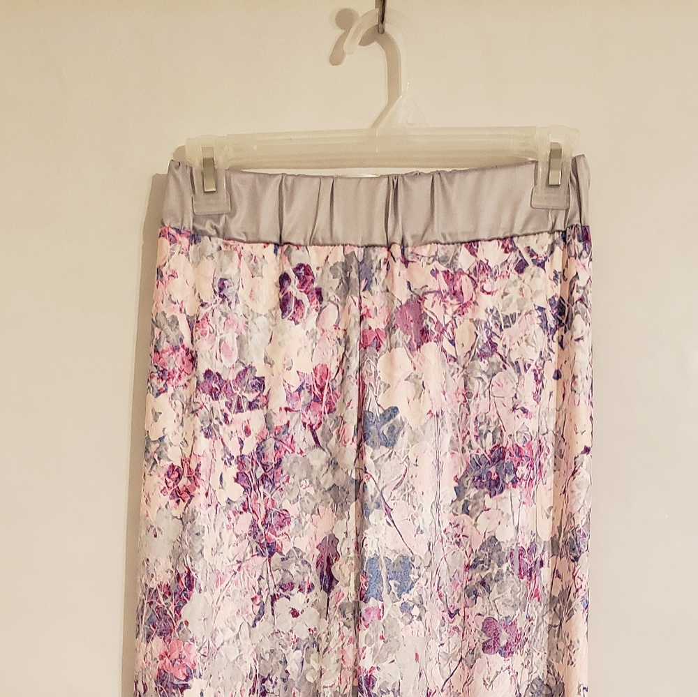 NWT Meena Cuties Women's Grey Floral Lounge🛋Leisure🧦Yoga🧘‍♀️ Flare Leg Pants